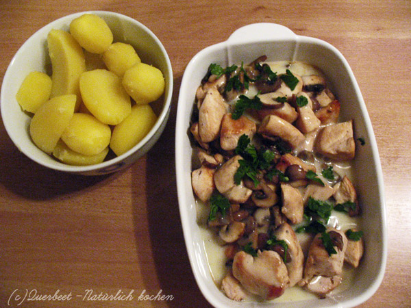 Hähnchen in Weißwein-Champignon-Sauce - Querbeet-Natürlich kochen